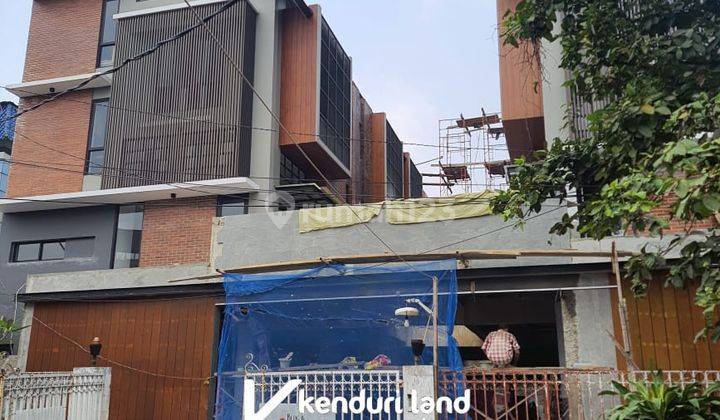 BRANDNEW EXCLUSIVE TOWNHOUSE 3 LANTAI
KEMANG JAKARTA SELATAN 1