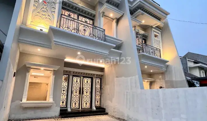 RUMAH MEWAH CLASSIC MODERN ELEGANT + ROOPTOF DI JAKARTA SELATAN 1