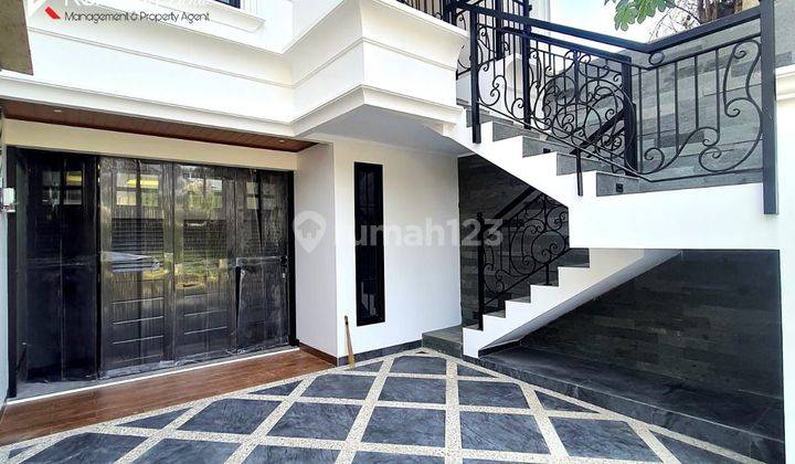 Rumah Mewah Classic Modern 3 lantai di Cilandak Jakarta Selatan 2