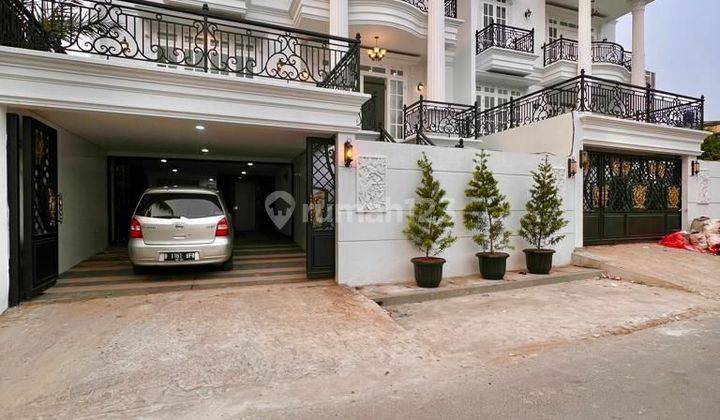 Rumah mewah American Classik private pool area Prime cilandak  2