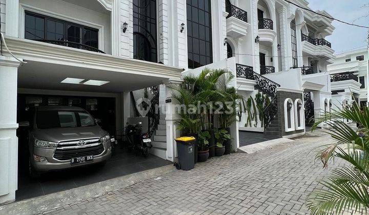 Rumah cantik dan Mewah m Kahfi 1 area Cilandak Jakarta Selatan 2