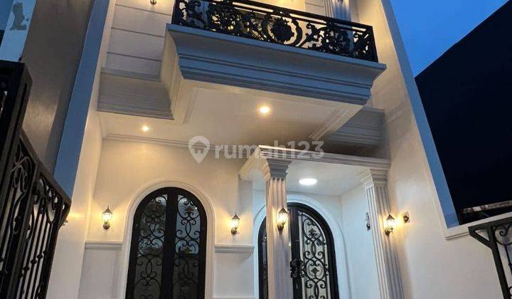 Rumah mewah modern classic di Jakarta selatan 1