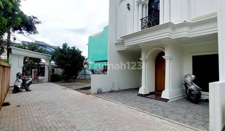 Rumah Mewah Lux Classik Victorian 3 Lantai Jakarta Selatan 24