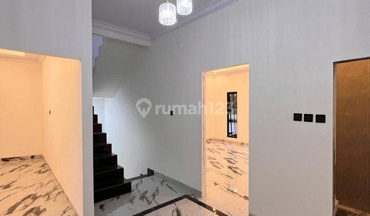 Townhouse Mewah Plus Rooptoof Di Tanjung Barat Jakarta Selatan  2