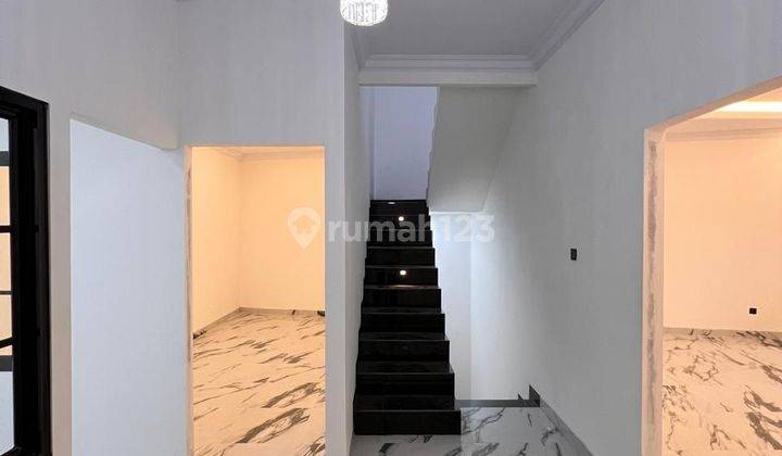 Townhouse Mewah Plus Rooptoof Di Tanjung Barat Jakarta Selatan  2