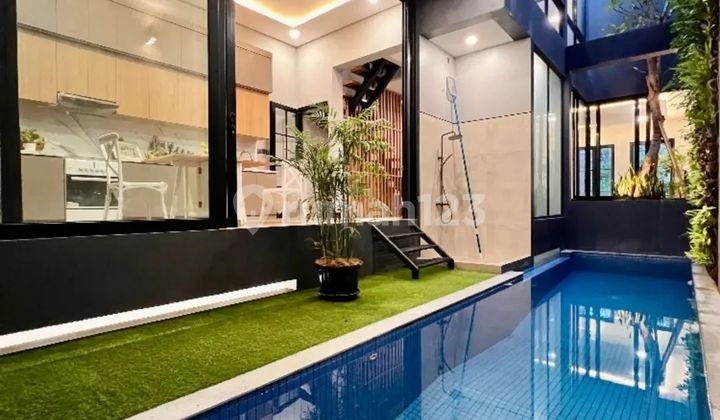 Rumah Mewah Modern Industrial Strategis di Kawasan Prime Jakarta