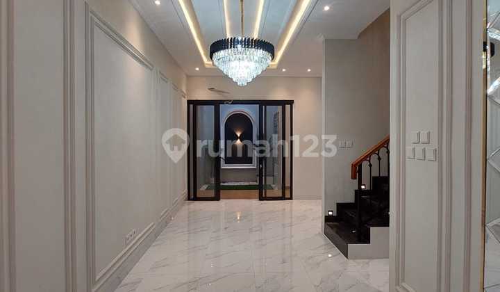 ruang makan rumah modern classic dkebagusan jagakarsa