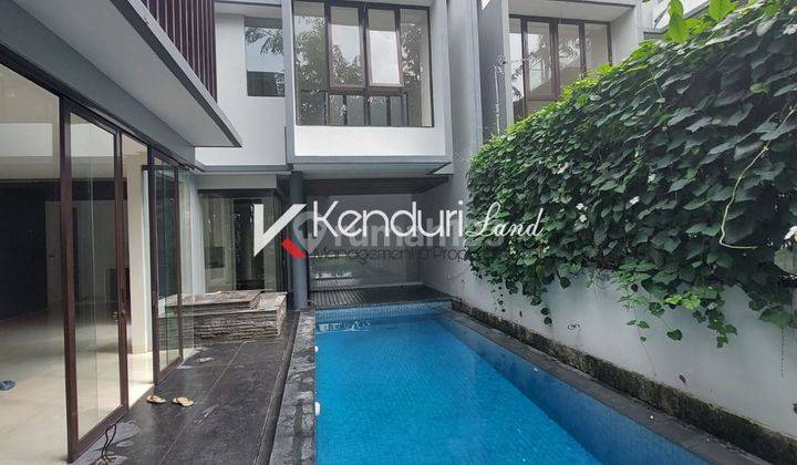 House Natural Tropical Modern Living With Swimming Pool di Kemang 1