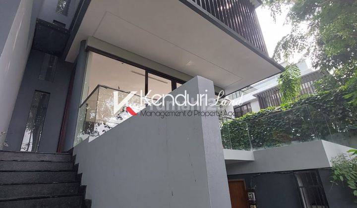 House Natural Tropical Modern Living With Swimming Pool di Kemang 2