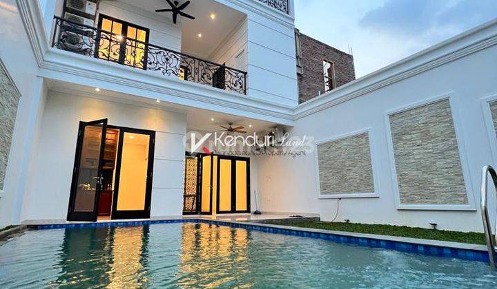 Rumah Mewah Classic Modern Private Pool Akses 2 Mobil di Ragunan 1