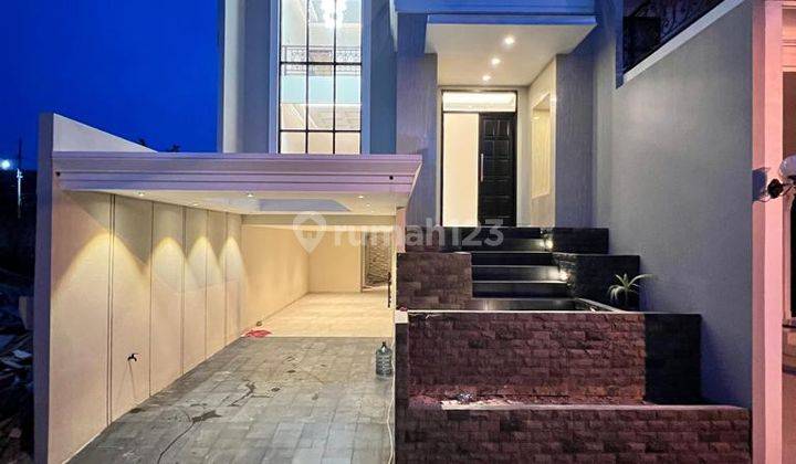 Rumah Dalam Townhouse 3 Lantai Strategis Dekat Tol di Jagakarsa 1