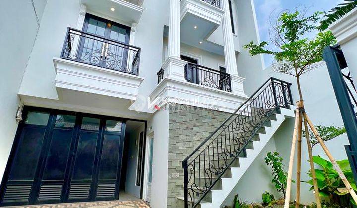 Brandnew Modern Classic Townhouse Strategis Ke Tol di Jagakarsa 1