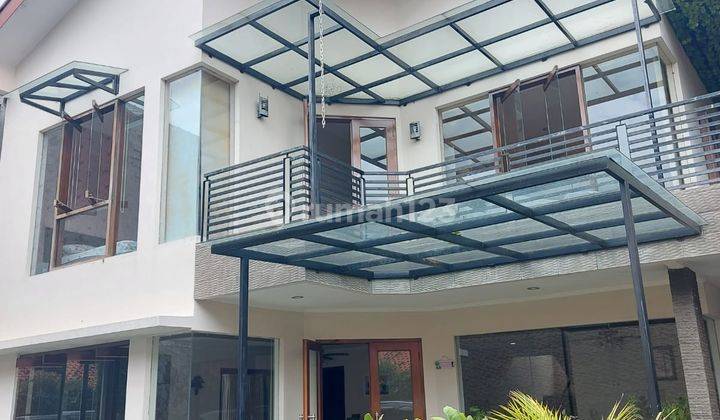 Rumah Mewah plus Pool Tanah Luas Akses Strategis dekat Cilandak 1