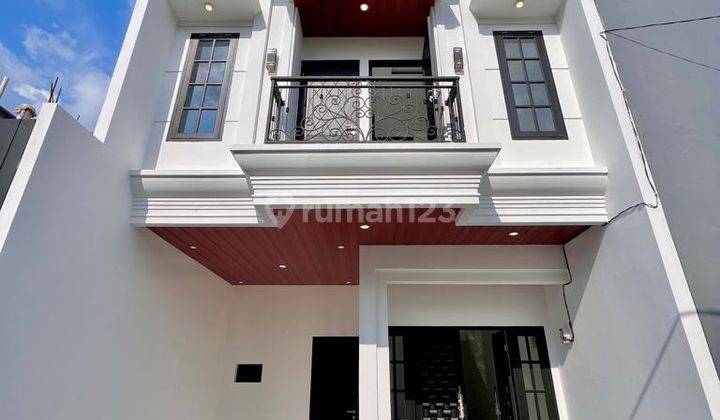 Rumah Classic Modern 2 Lantai Strategis Ke Toll di Jagakarsa 1