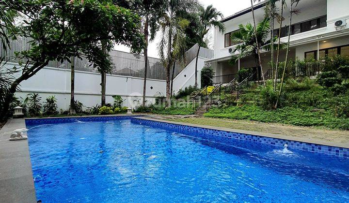 Rumah Mewah Bagus Asri Plus Private Pool Strategis di Kemang 1