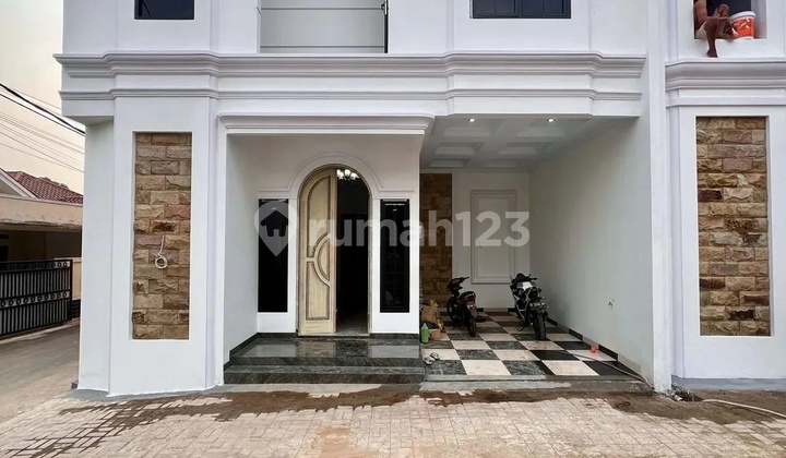 Rumah Baru Cluster Modern Classic Area Terdepan Di Jagakarsa