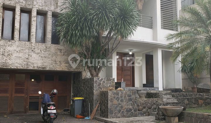 Rumah 3 Lantai Cocok Untuk Kantor Di Jakarta Pusat
