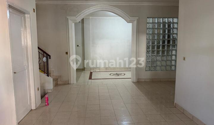 Ready-to-Occupy House in BSD, SHM, Minimal Renovation Needed