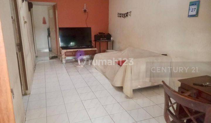 Rumah Lama Kokoh Karakter 70an, Spacious & Lokasi Strategis  2