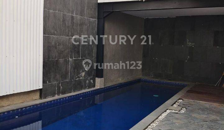 Dijual Rumah Siap Huni Bonus Kolam Renang Gandaria Utara Jakarta Selatan  1