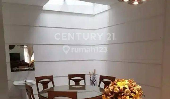 Rumah 2 Lantai Lokasi Strategis Hanya 500m  Ke Pondok Indah Mall 2