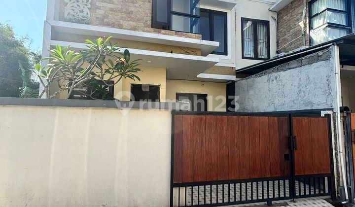 2-Story Riverside House Gatsu