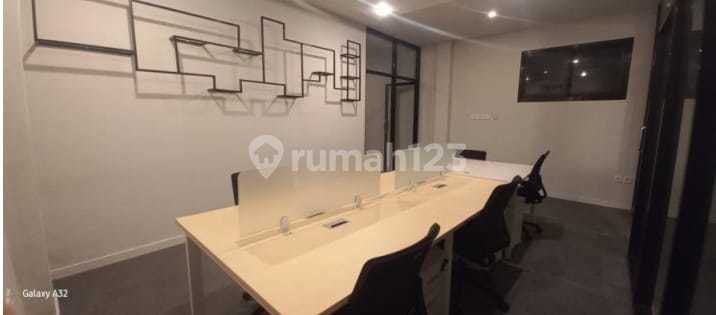 3-Story Shop House in Kerobokan Kaja 2