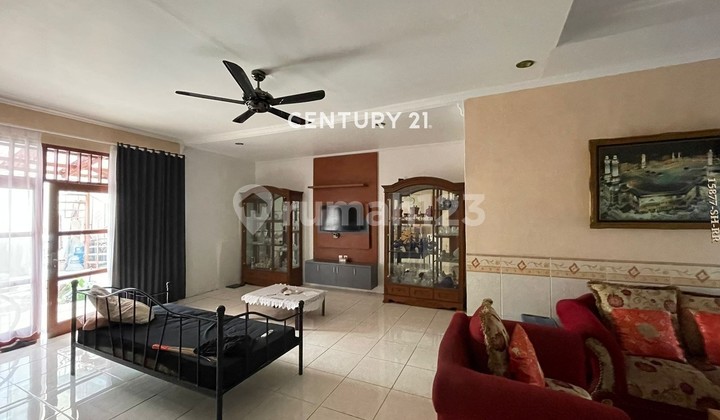 For Sale: House in a Serene Environment with Wide Access in Cipadu 2