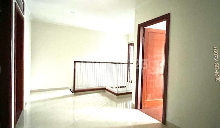 Disewakan Rumah Minimalis Bagus Siap Huni di Discovery Bintaro 2