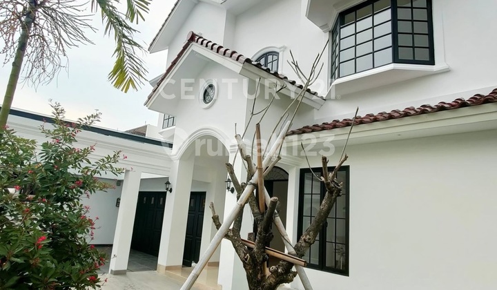 Rumah Brandnew,Hook,Swimming Pool Lokasi Strategis di Lebak Bulus