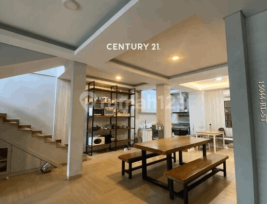 Rumah Luas Siap Huni Industrial Design di Graha Raya Bintaro 2