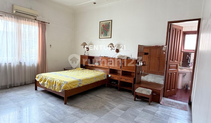 Dijual Rumah Dgn Tanah Luas di Ampera Kemang Dekat Akses Tol 2