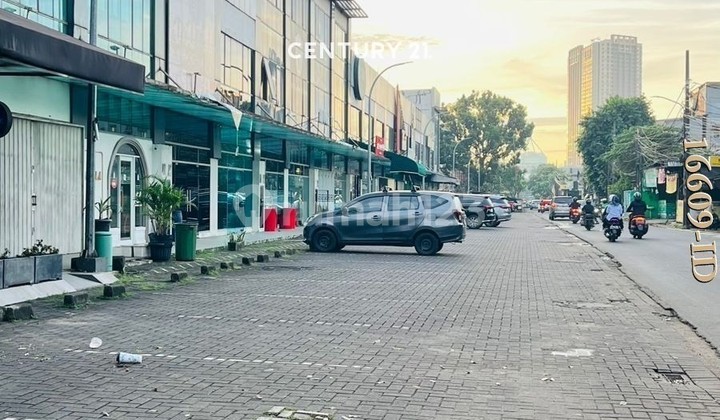 3-Story Shophouse Renovated Ready-to-Use in Kebayoran Bintaro 1