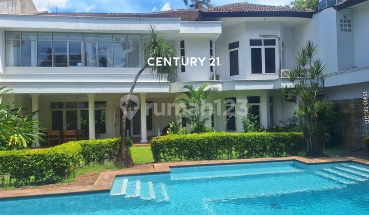 Dijual atau Disewakan Rumah Ada Kolam Renang di Pangeran Antasari