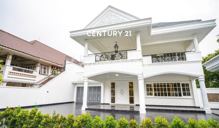 Dijual Rumah Asri Dgn Tanah Luas di Kemang Jakarta Selatan
