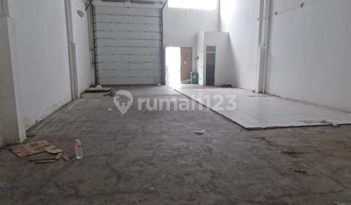 Warehouse for Rent at Bizpark, Daan Mogot | Size 9 x 24 | With Office | 1 KM | South Facing | Price 220 million / year Warehouse for Rent at Bizpark, Daan Mogot | Size 9 x 24 | With Office | 1 KM | South Facing | Price 220 million / year