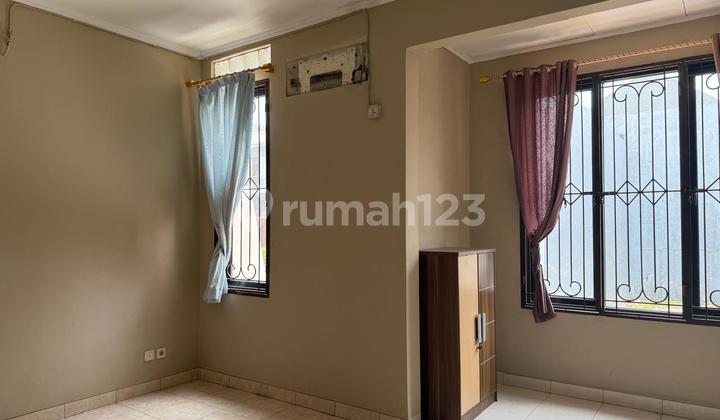 Rumah Permata Buana, Luas 250M2, 3 KT, 3 KM, SHM, Harga 5 M Nego Rumah Permata Buana, Luas 250M2, 3 KT, 3 KM, SHM, Harga 5 M Nego