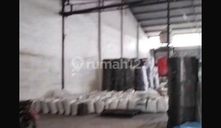 Disewakan Gudang Cipondoh | Luas 1600 M2 | Listrik 150.000 | Ada Ruang Kantor dan Toilet | Harga 725 Jt/Thn