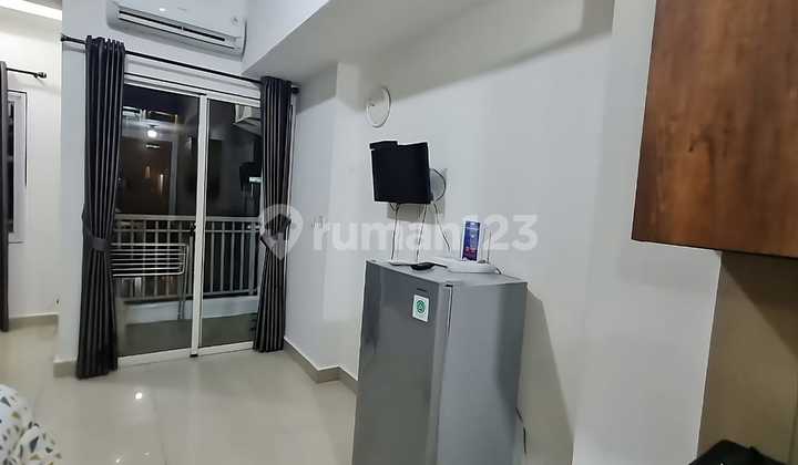 Disewakan Apartemen The Nest, Puri Kembangan | Tipe Studi 27 m2 | Tower D Lt 10 | Hadap Swimming Pool | Harga 30 jt / thn 2
