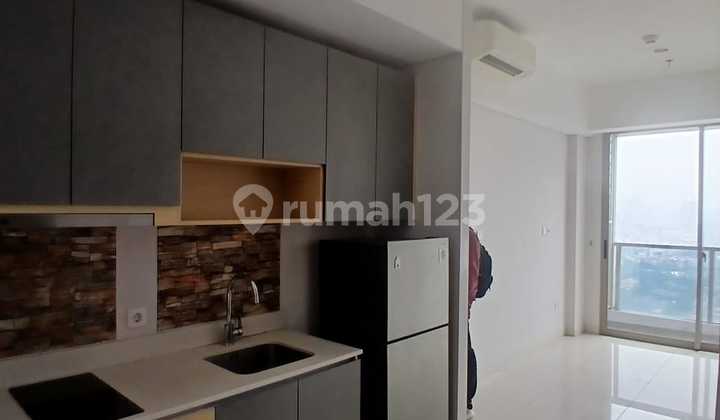 Di Sewakan Apartemen Taman Anggrek Residences 3 Bedroom Semi Furnish
