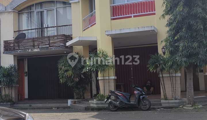 Strategic Corner Shop Ruko Surapati Core Bandung 2