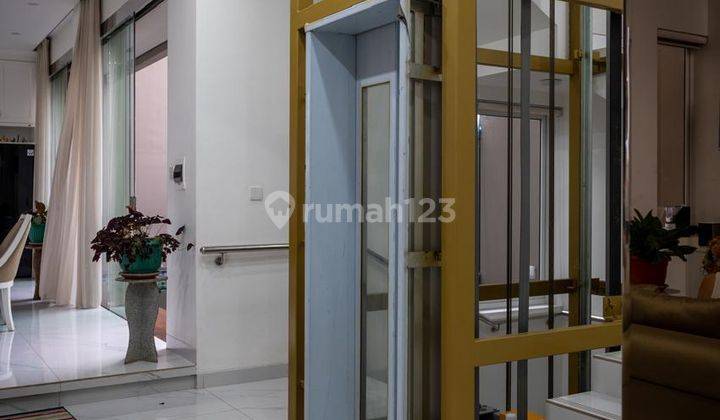 Rumah Sultan Luar Biasa Menawan Ada Kolam Renang, Lift di Gading Serpong 73134 Er 2