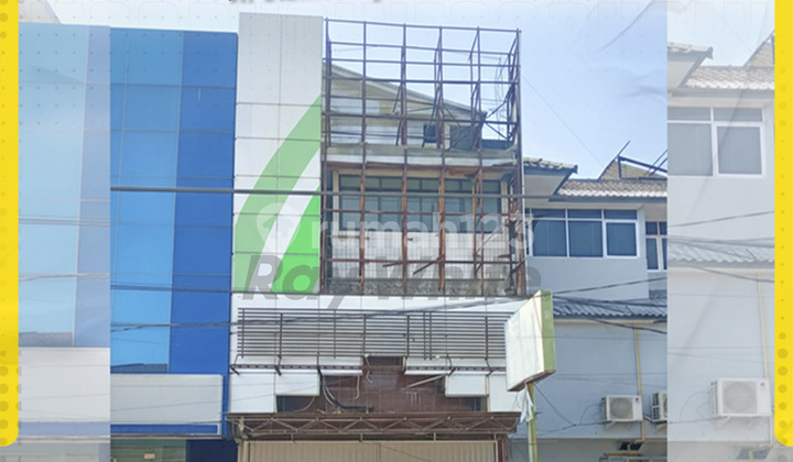 4-Story Shop House for Rent on Jl. Slamet Riyadi, Penumping, Solo 4-Story Shop House for Rent on Jl. Slamet Riyadi, Penumping, Solo