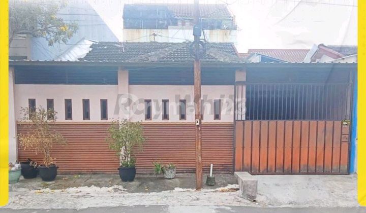 Sell Solo Baru House Near Mall and Apartment 1