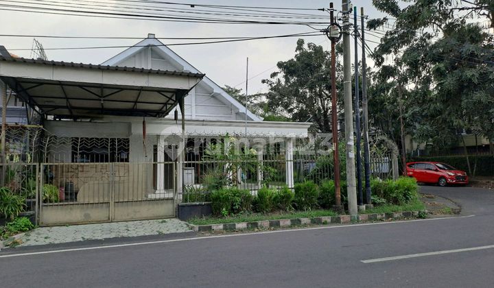 Rumah Klasik Hook di Kawasan Ijen Kota Malang