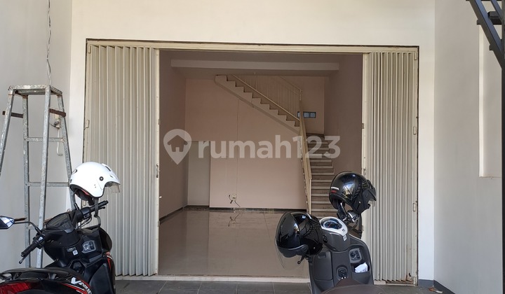 Ready-to-Use Shophouse on Jalan Cucak Rawun Sawojajar 2