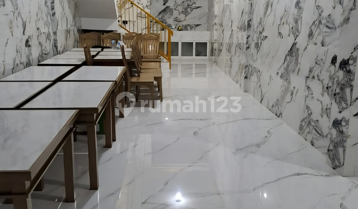 Ready-to-Use Shophouse in Sulfat Area, Blimbing 2