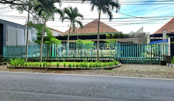 Rumah Klasik di Jalan Gunung Gunung Kawasan Ijen