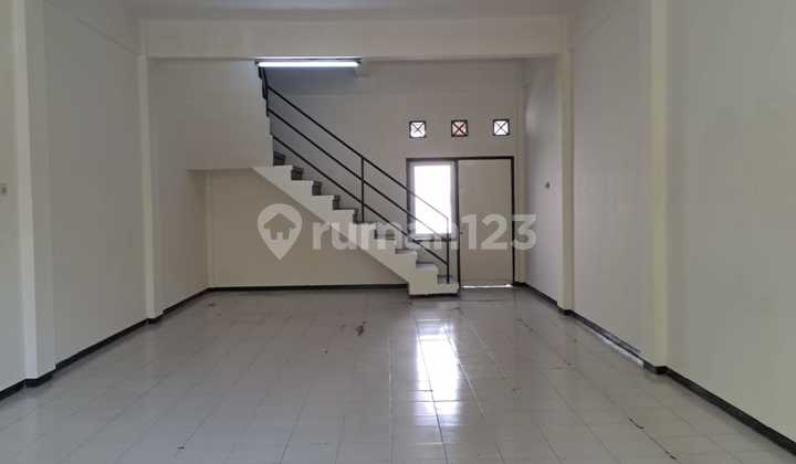 For Rent: Strategic Shop House on Lake Toba Road