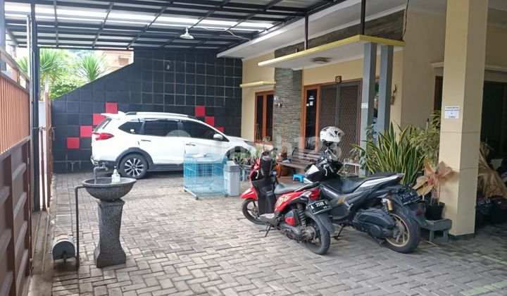 Rumah Induk dan Kos di Jalan Papa Hijau Soekarno Hatta Rumah Induk dan Kos di Jalan Papa Hijau Soekarno Hatta